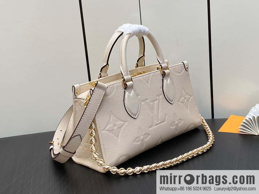 [Original order boutique] M23698 meters white, full leather embossed square bag series, autumn and winter new ONTHEGO EAST WEST handbag M23640