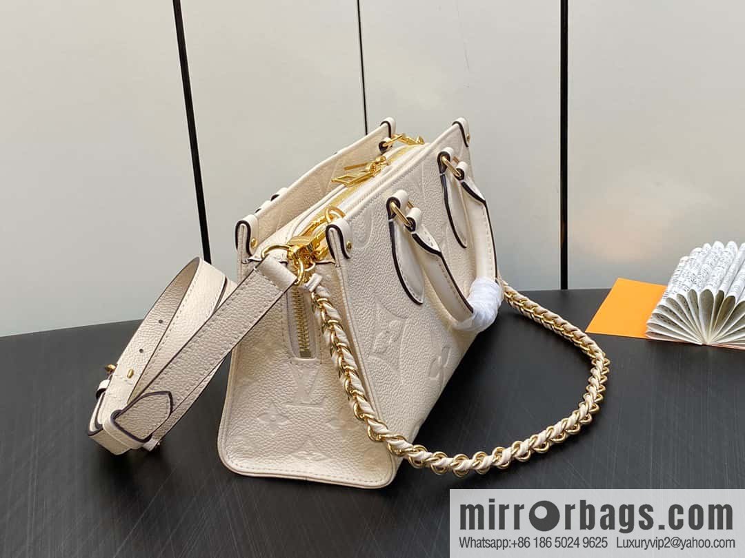 [Original order boutique] M23698 meters white, full leather embossed square bag series, autumn and winter new ONTHEGO EAST WEST handbag M23640