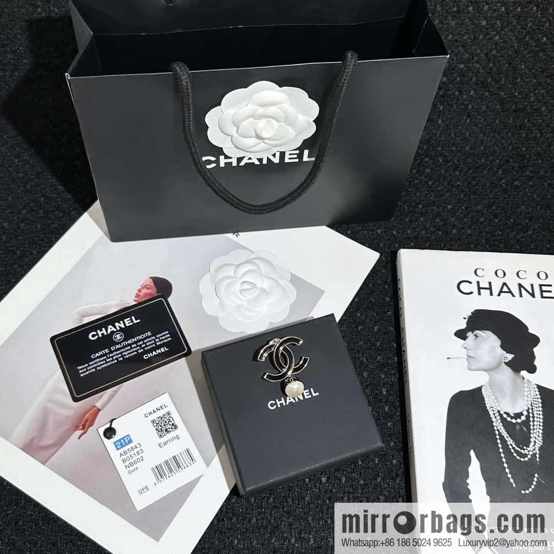 ❗️New ❗️ Chanel brooch ☀️ new ☑️ Chanel black drip double c pearl brooch ☀️