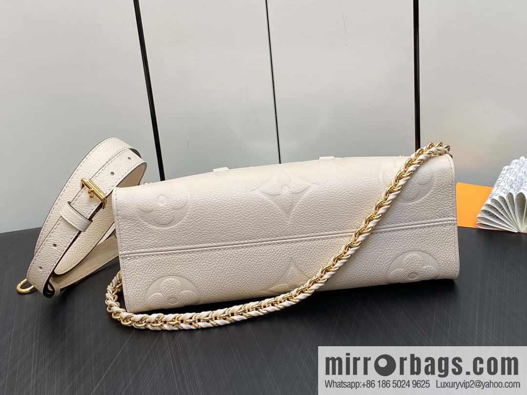 [Original order boutique] M23698 meters white, full leather embossed square bag series, autumn and winter new ONTHEGO EAST WEST handbag M23640