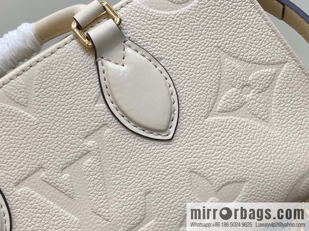[Original order boutique] M23698 meters white, full leather embossed square bag series, autumn and winter new ONTHEGO EAST WEST handbag M23640