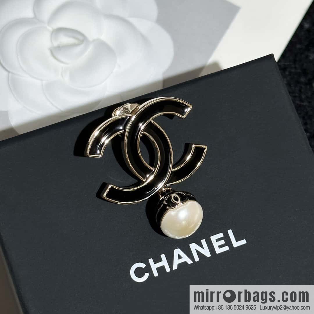 ❗️New ❗️ Chanel brooch ☀️ new ☑️ Chanel black drip double c pearl brooch ☀️