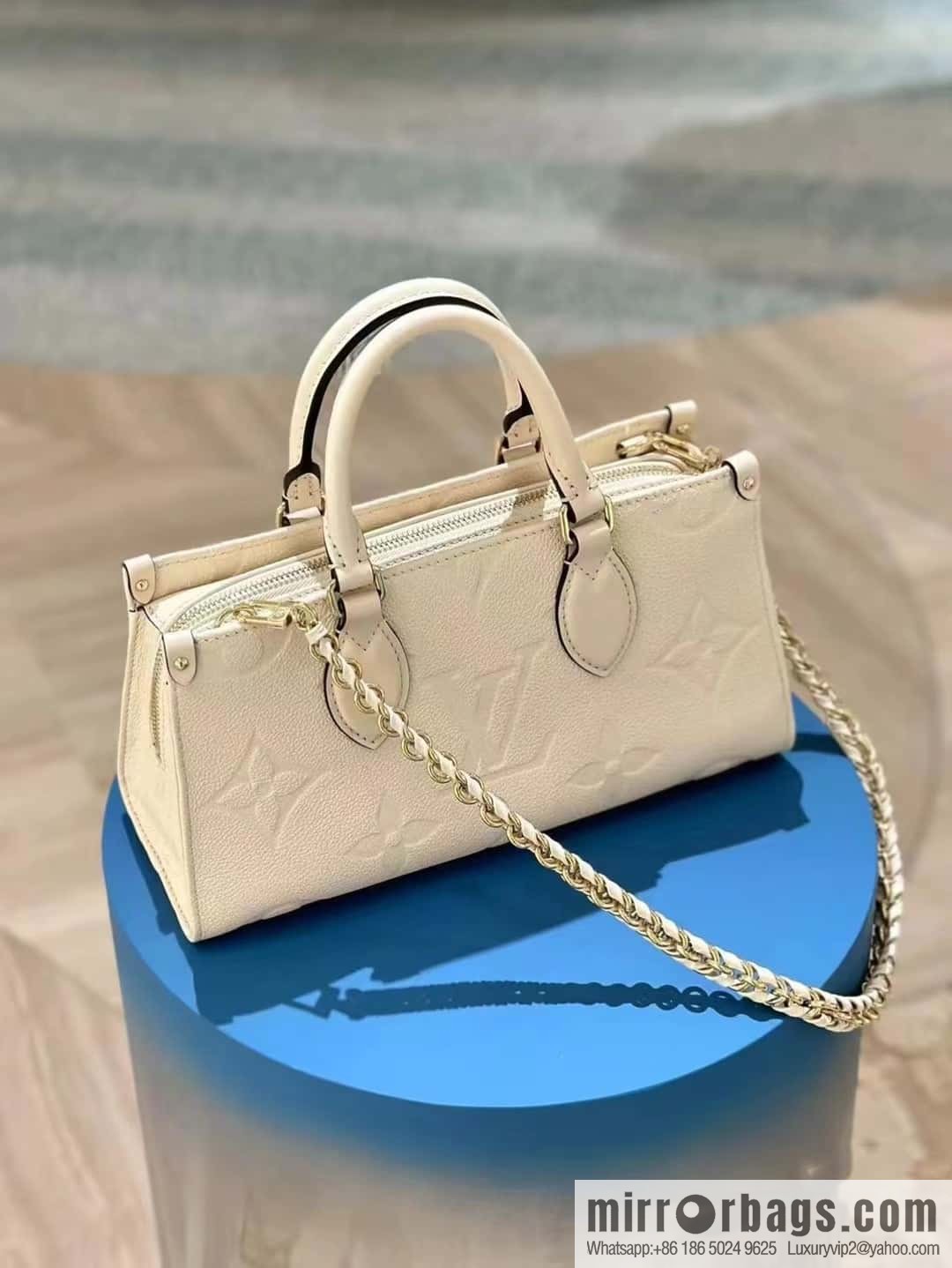 [Original order boutique] M23698 meters white, full leather embossed square bag series, autumn and winter new ONTHEGO EAST WEST handbag M23640