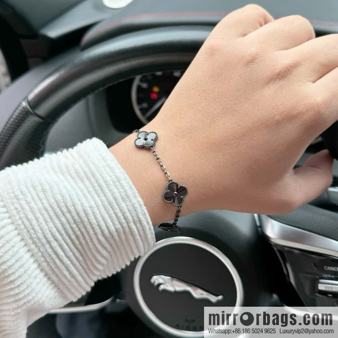 ☀️Van Cleef & Arpels Laser Gun Black Friday Flower Bracelet ☀