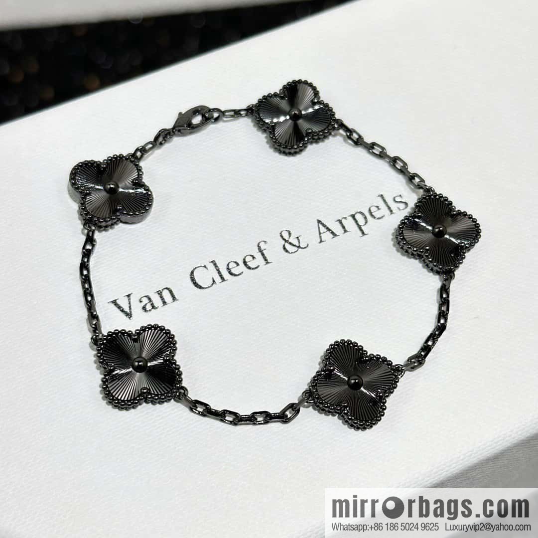 ☀️Van Cleef & Arpels Laser Gun Black Friday Flower Bracelet ☀