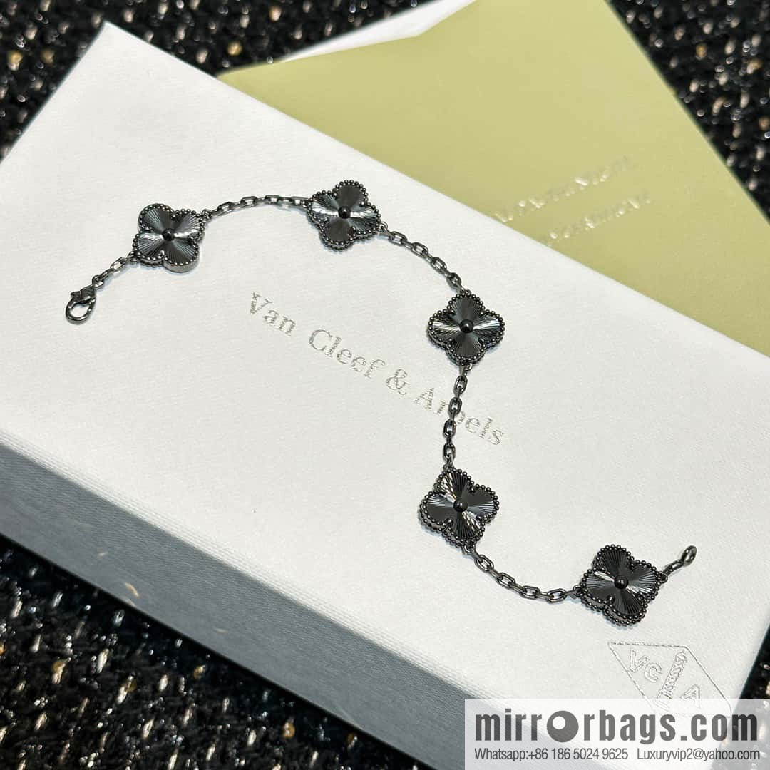 ☀️Van Cleef & Arpels Laser Gun Black Friday Flower Bracelet ☀