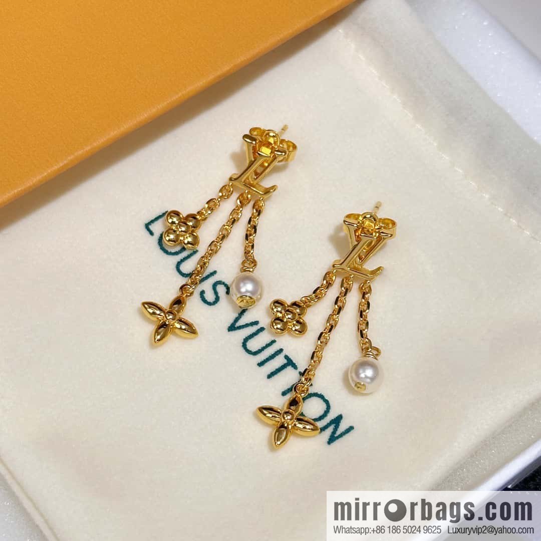 ❗️New ❗️ M01574 ☀ Louis Vuitton LOUISA stud earrings ☀