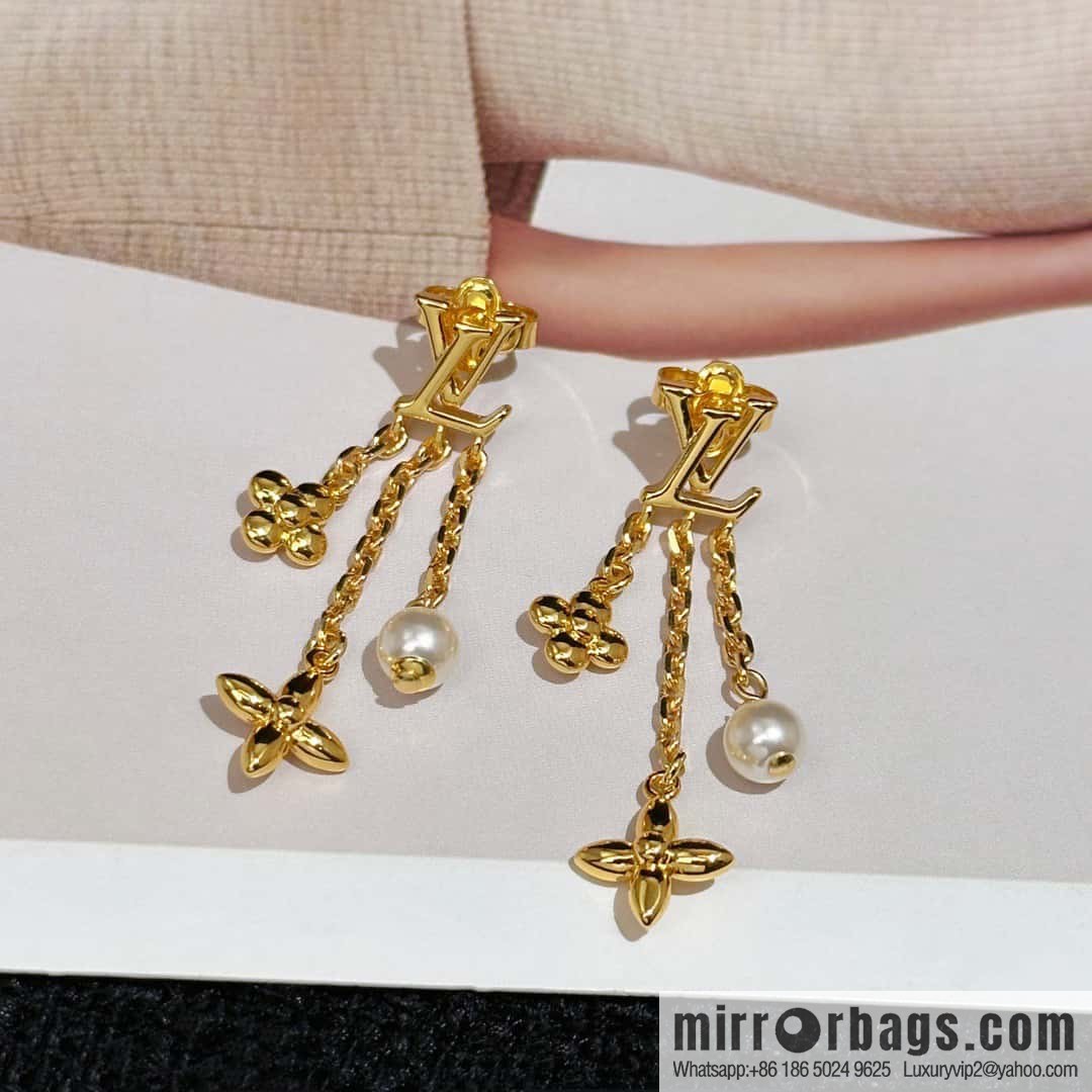 ❗️New ❗️ M01574 ☀ Louis Vuitton LOUISA stud earrings ☀