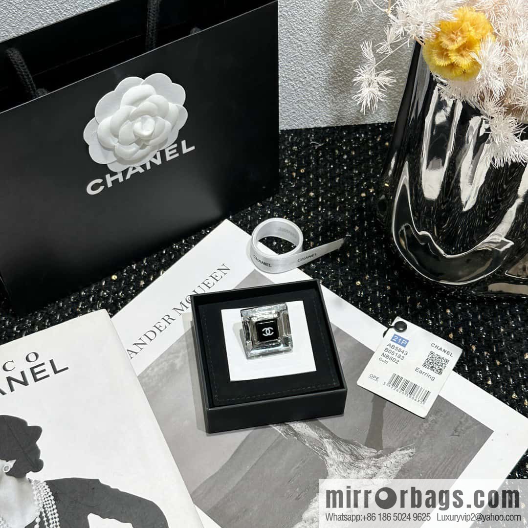 ☀️New ☑️ Chanel Double C Square Acrylic Brooch