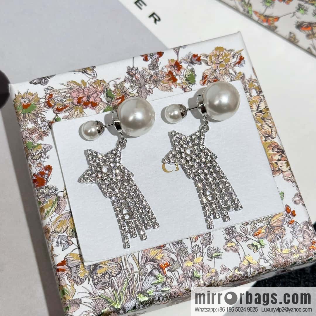 New ☑️ DIOR Dior pentagram ⭐ star size pearl stud earrings