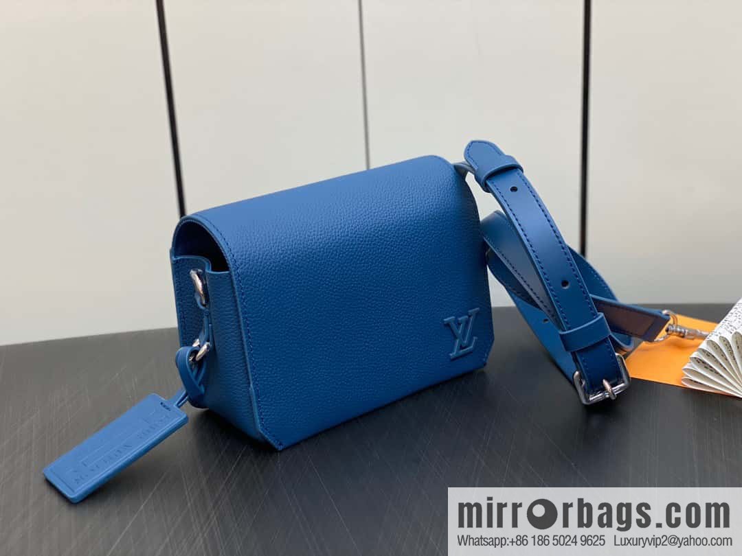 [Original order boutique] M82804 dark blue, full leather men's bag messenger bag series, new FASTLINE WEARABLE WALLET handbag in autumn and winter