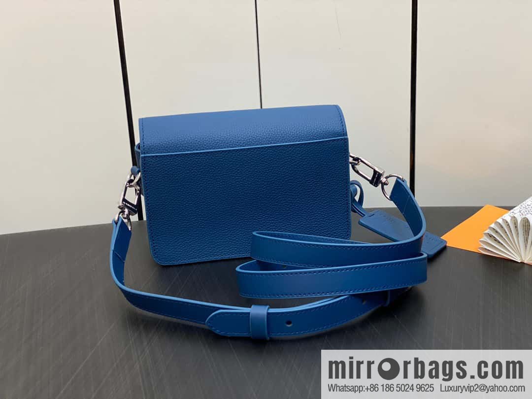 [Original order boutique] M82804 dark blue, full leather men's bag messenger bag series, new FASTLINE WEARABLE WALLET handbag in autumn and winter
