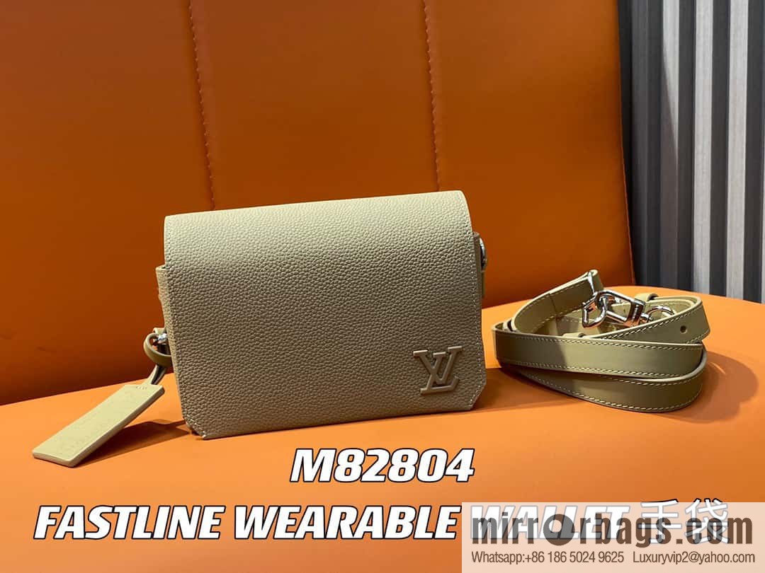 [Original order boutique] M82804 apricot, full leather men's bag messenger bag series, new FASTLINE WEARABLE WALLET handbag in autumn and winter