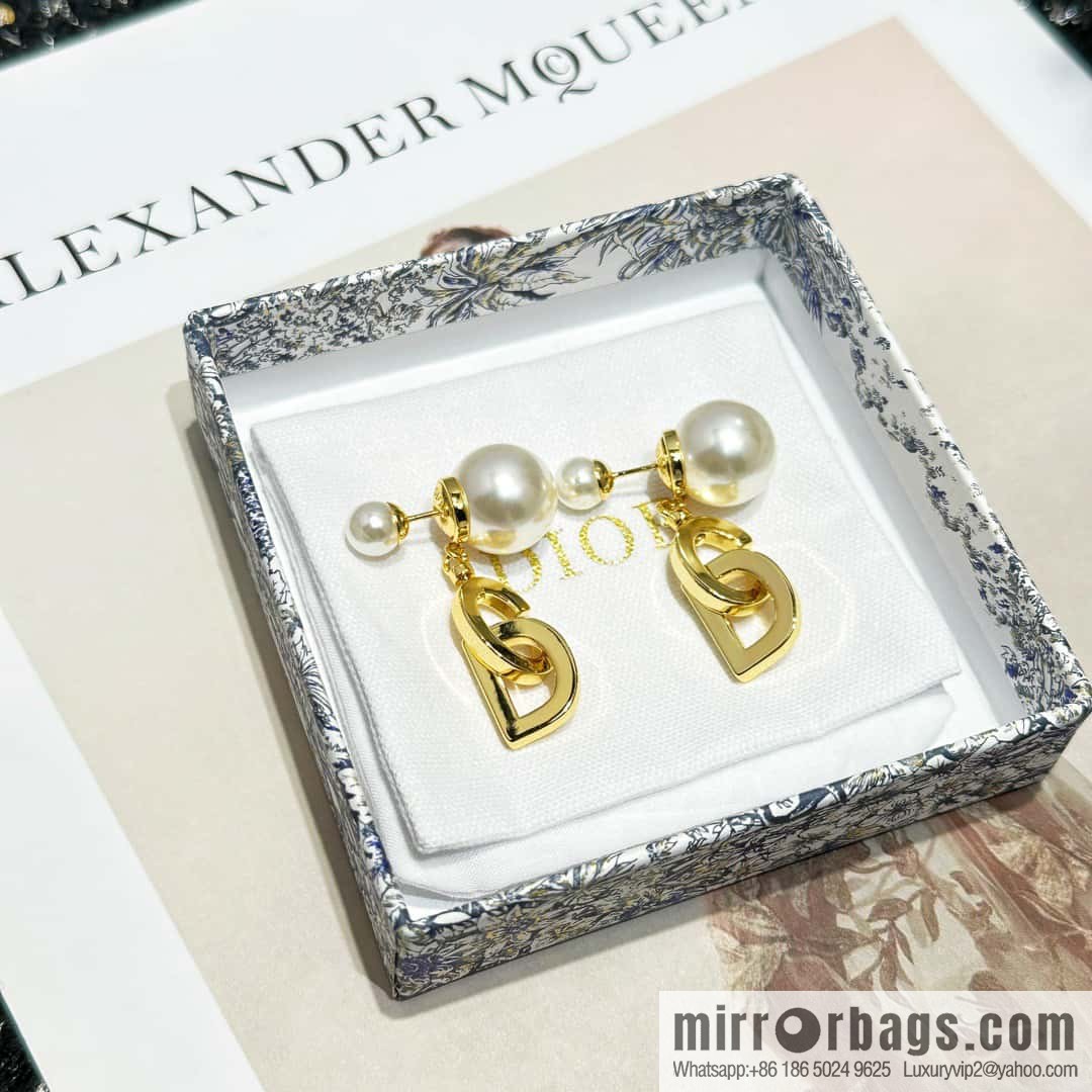 New ☑️ DIOR Dior gold size pearl CD letter stud earrings
