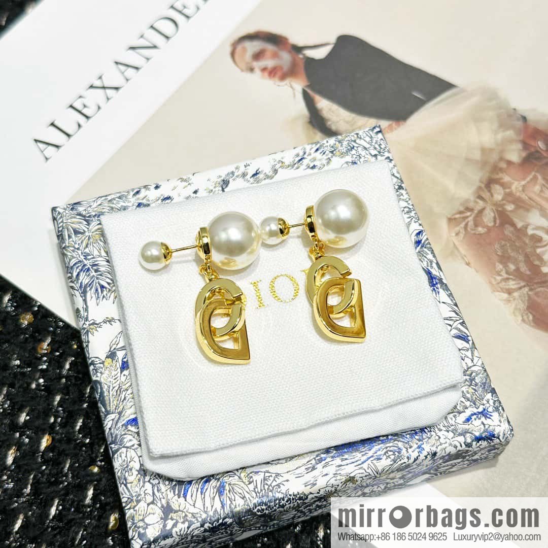 New ☑️ DIOR Dior gold size pearl CD letter stud earrings