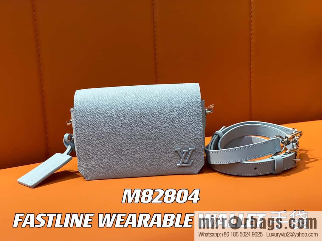 [Original order boutique] M82804 light blue, full leather men's bag messenger bag series, new FASTLINE WEARABLE WALLET handbag in autumn and winter