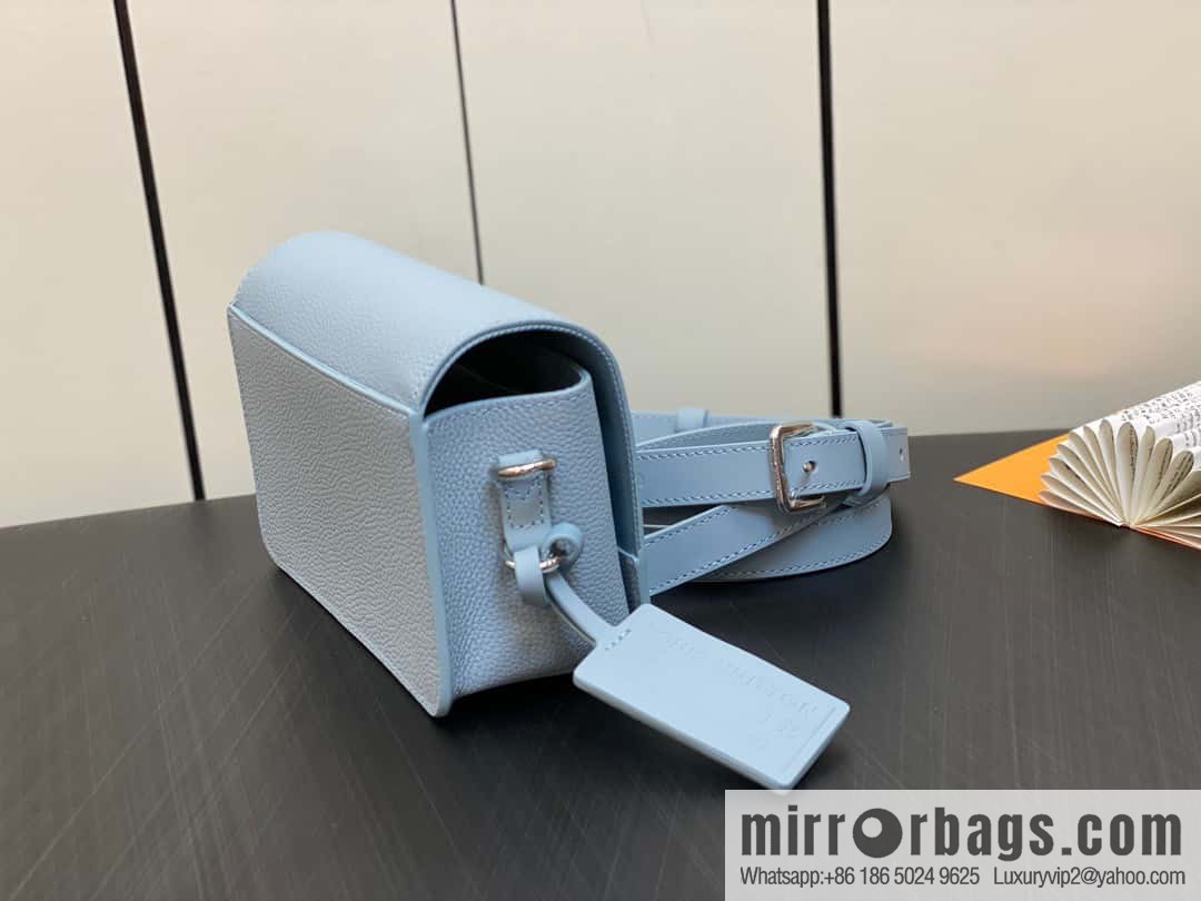 [Original order boutique] M82804 light blue, full leather men's bag messenger bag series, new FASTLINE WEARABLE WALLET handbag in autumn and winter
