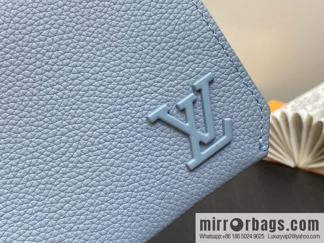 [Original order boutique] M82804 light blue, full leather men's bag messenger bag series, new FASTLINE WEARABLE WALLET handbag in autumn and winter