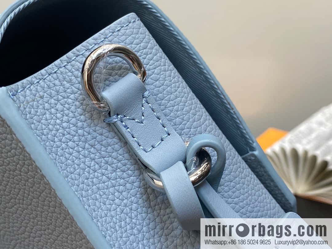 [Original order boutique] M82804 light blue, full leather men's bag messenger bag series, new FASTLINE WEARABLE WALLET handbag in autumn and winter