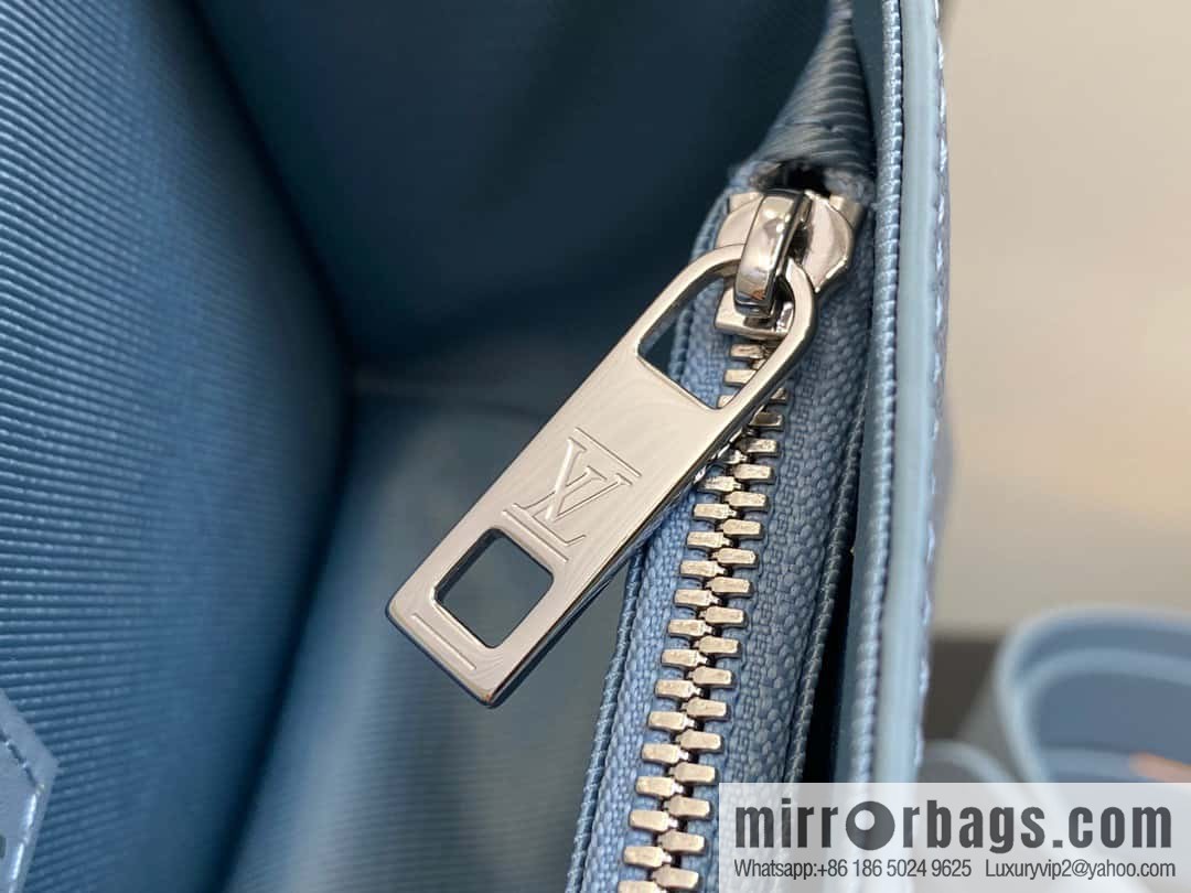 [Original order boutique] M82804 light blue, full leather men's bag messenger bag series, new FASTLINE WEARABLE WALLET handbag in autumn and winter