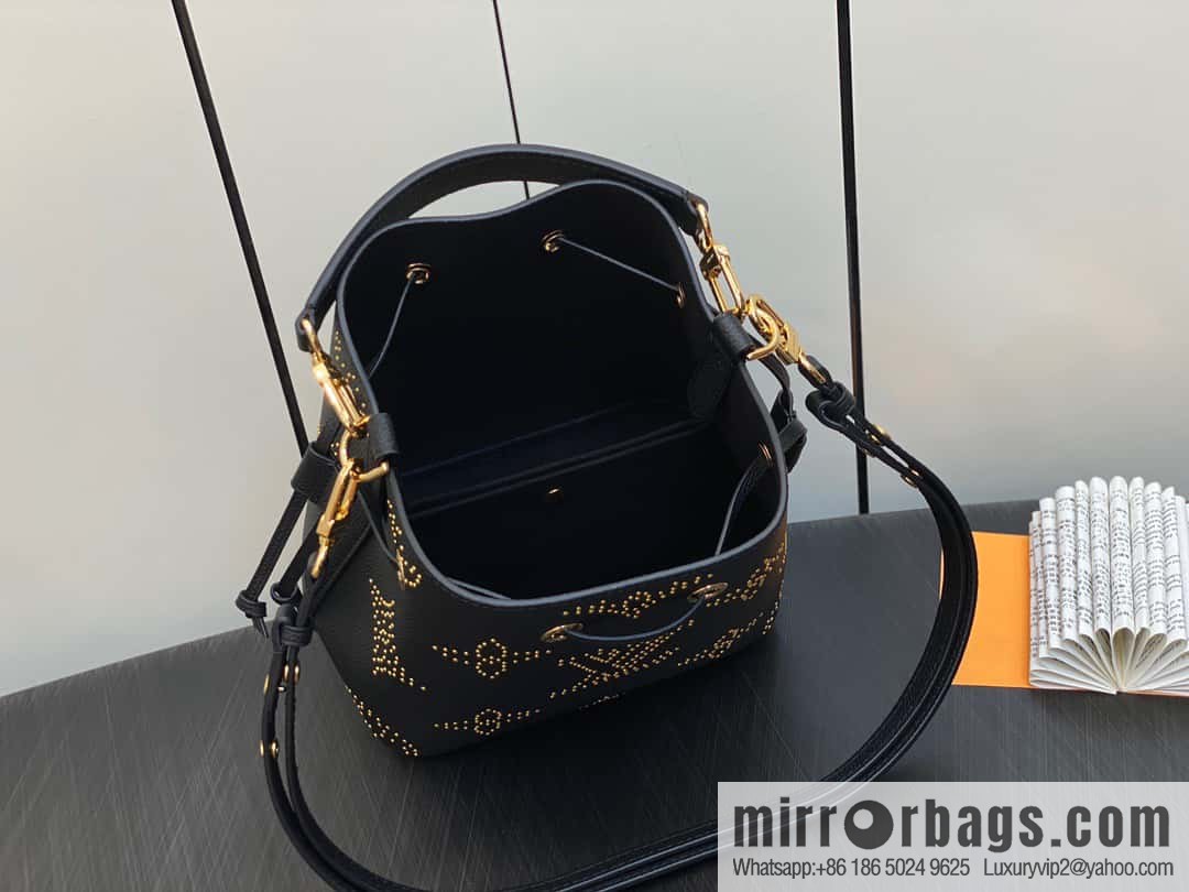 [Original single boutique] M46734 black full leather willow nail bucket bag series Néo Noé BB bucket bag