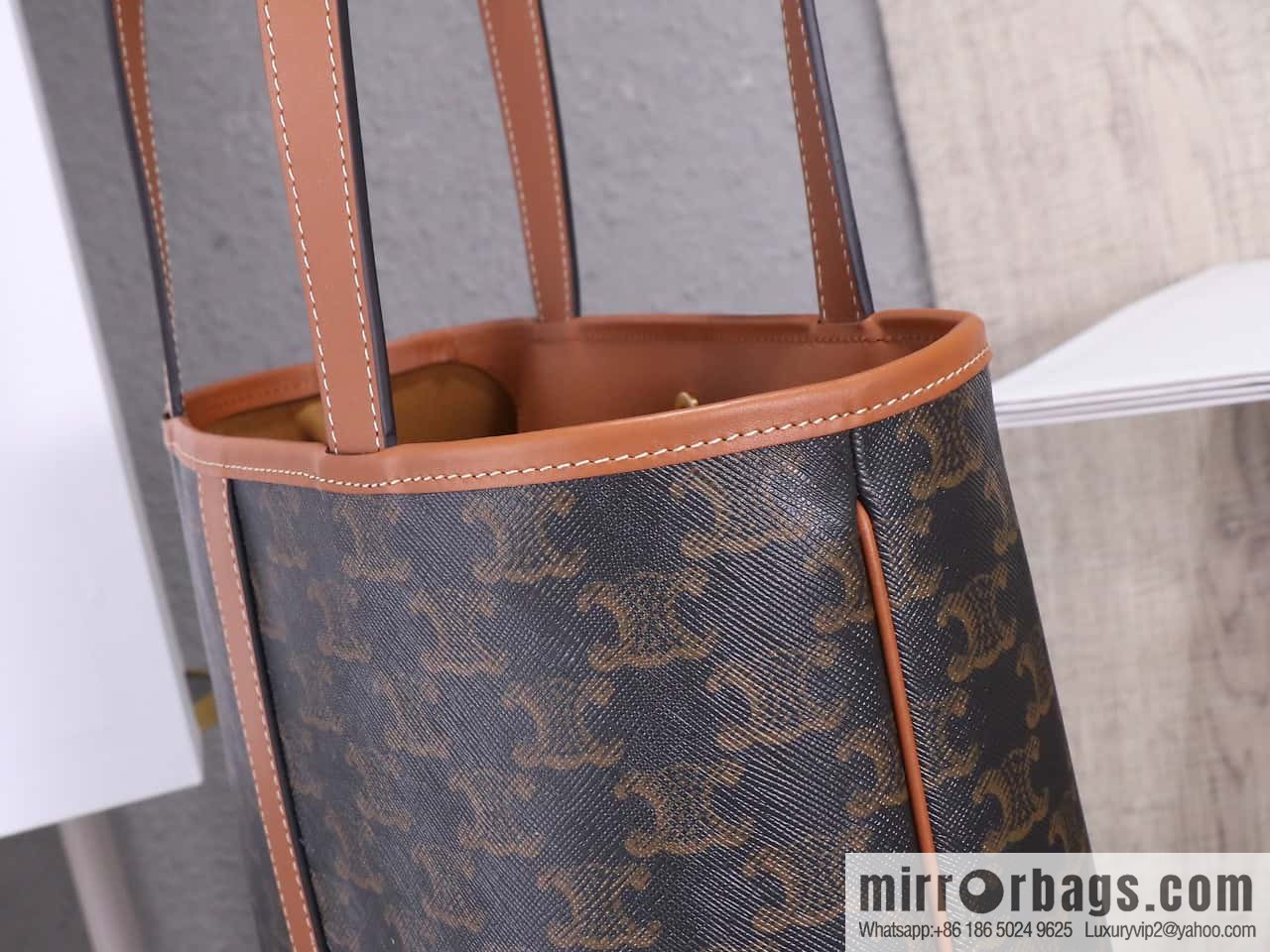 [Premium quality, all-steel hardware] CELIN_E CABAS small logo printed cow leather (fabric) handbag, number: 115082