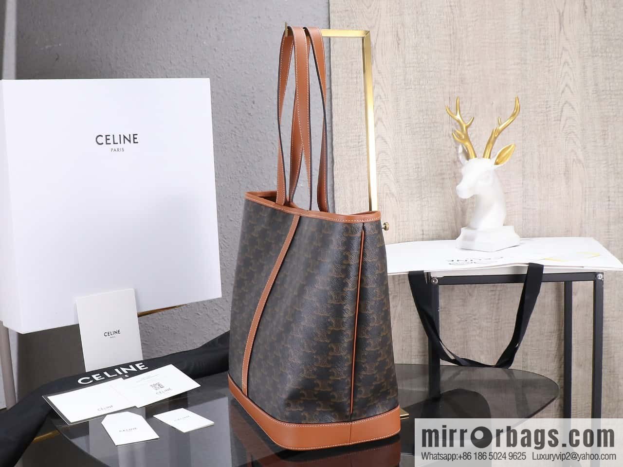 [Premium quality, all-steel hardware] CELIN_E CABAS medium logo printed cow leather (fabric) handbag, number: 115072