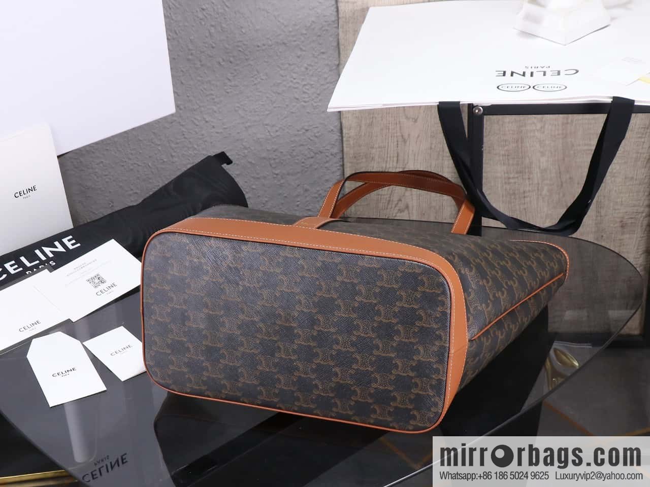 [Premium quality, all-steel hardware] CELIN_E CABAS medium logo printed cow leather (fabric) handbag, number: 115072