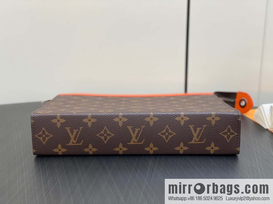 [Original single boutique] M61692 monogram orange M82855 clutch bag series Pochette Voyage medium handbag