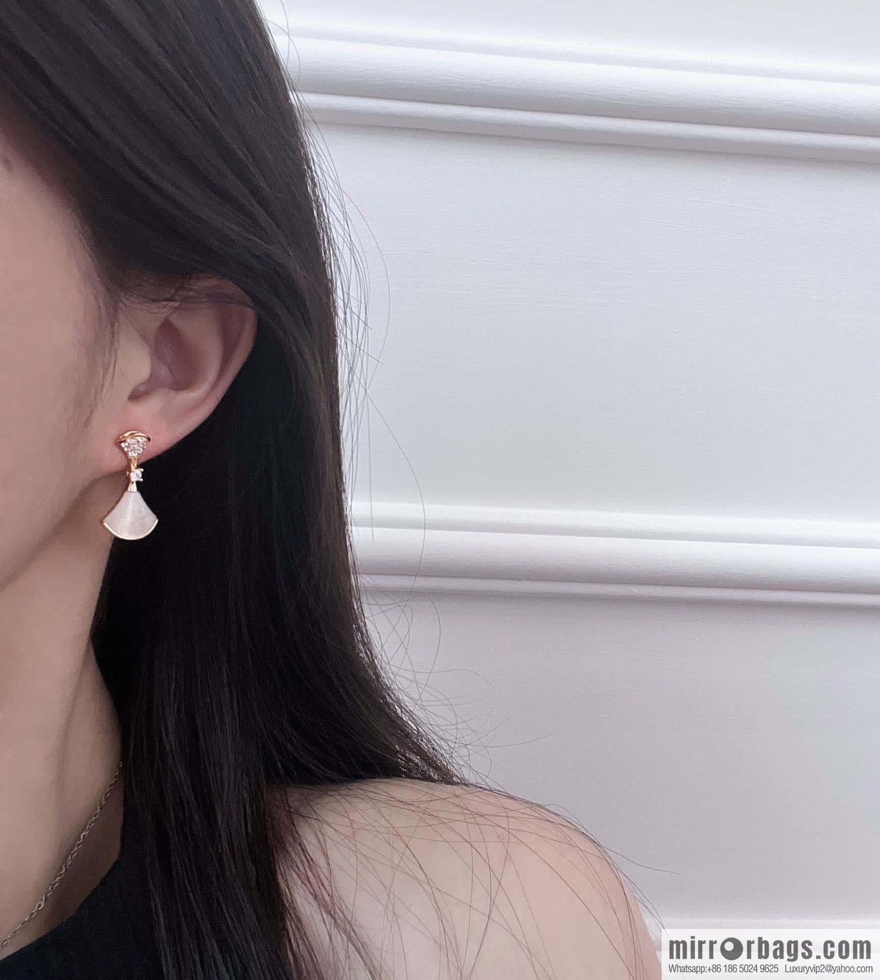❗️New ❗️ ☀️☀ BVLGARI DIVAS'DREAM with Diamond Chalcedony White Fritillary Malachite Fan Stud Earrings ☀️