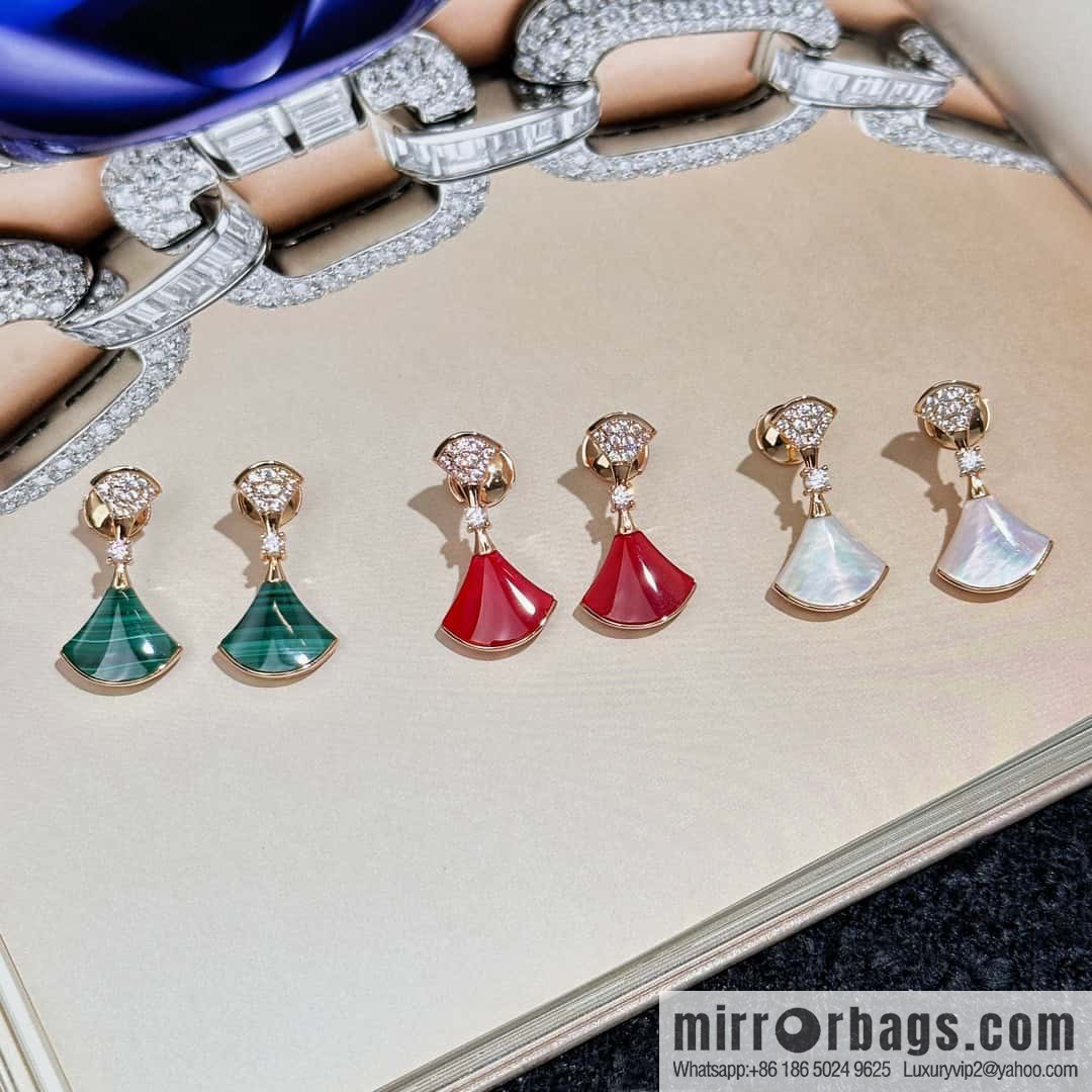 ❗️New ❗️ ☀️☀ BVLGARI DIVAS'DREAM with Diamond Chalcedony White Fritillary Malachite Fan Stud Earrings ☀️