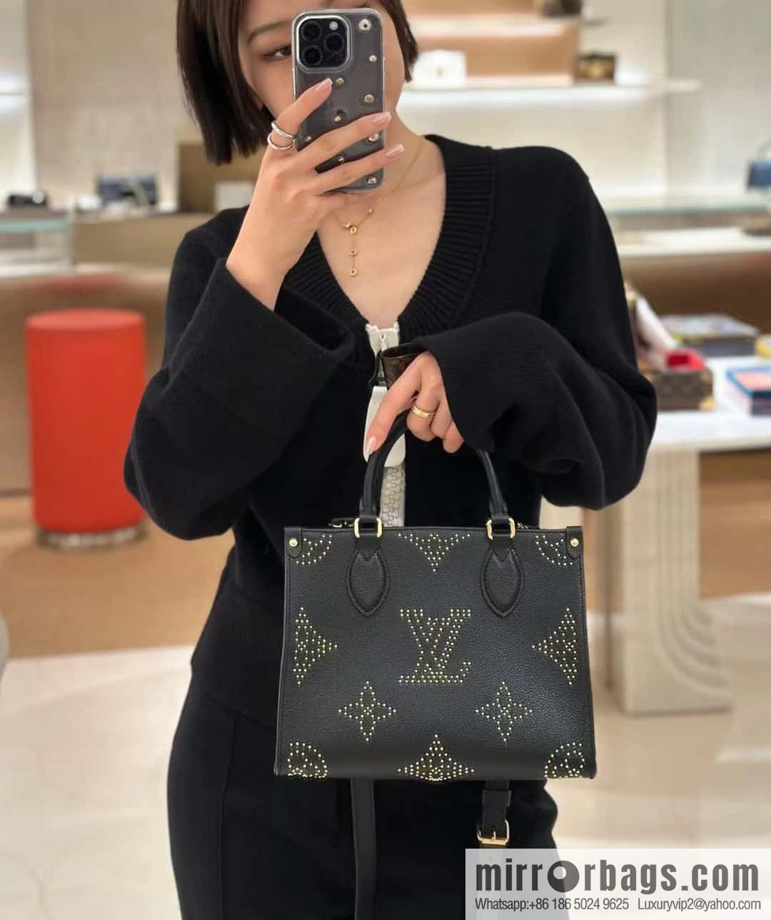 [Original single boutique] M46733 black full leather willow nail square bag series ONTHEGO small handbag