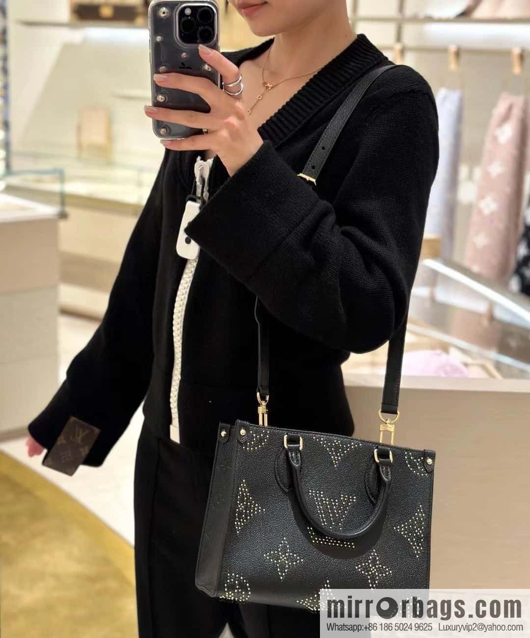 [Original single boutique] M46733 black full leather willow nail square bag series ONTHEGO small handbag