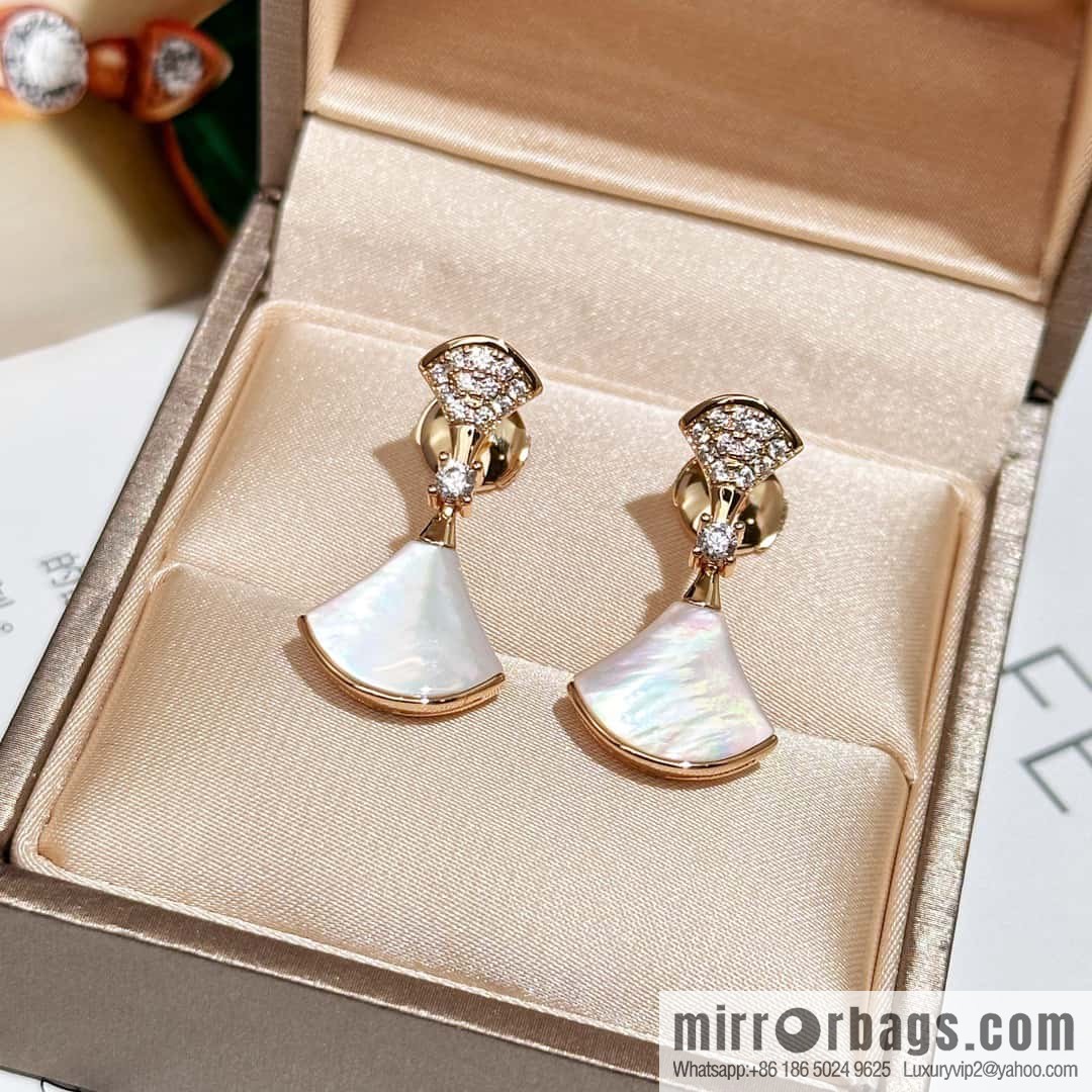 ❗️New ❗️ ☀️☀ BVLGARI DIVAS'DREAM with Diamond Chalcedony White Fritillary Malachite Fan Stud Earrings ☀️