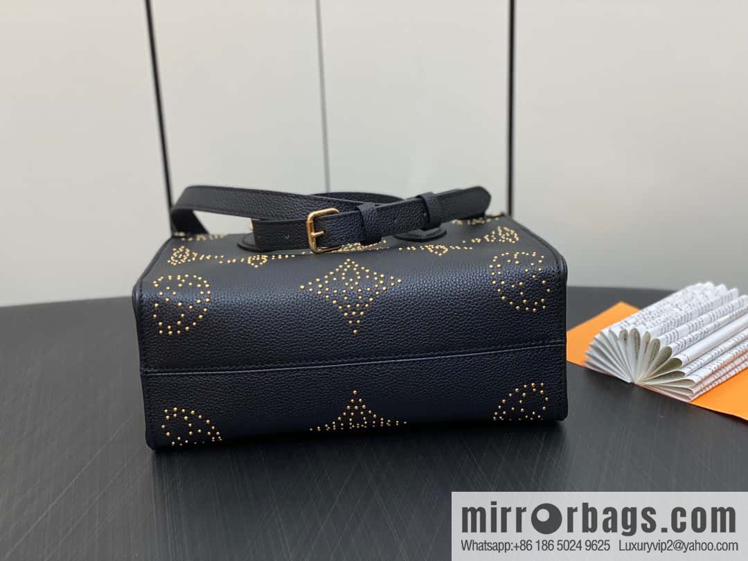 [Original single boutique] M46733 black full leather willow nail square bag series ONTHEGO small handbag