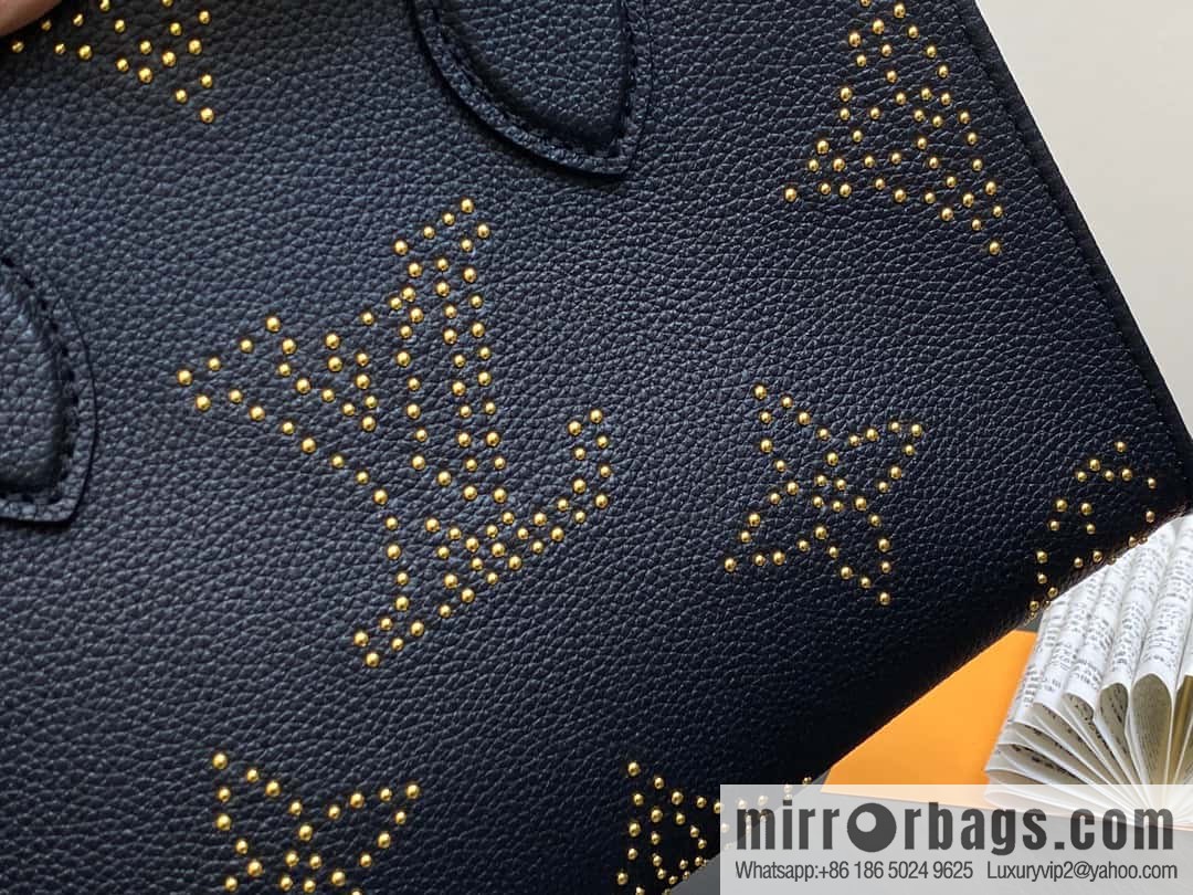 [Original single boutique] M46733 black full leather willow nail square bag series ONTHEGO small handbag