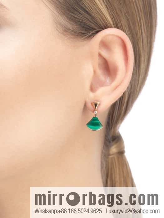 ❗️New ❗️ ☀️ Original ☀ BVLGARI DIVAS'DREAM chalcedony white fritillary malachite fan stud earrings ☀️