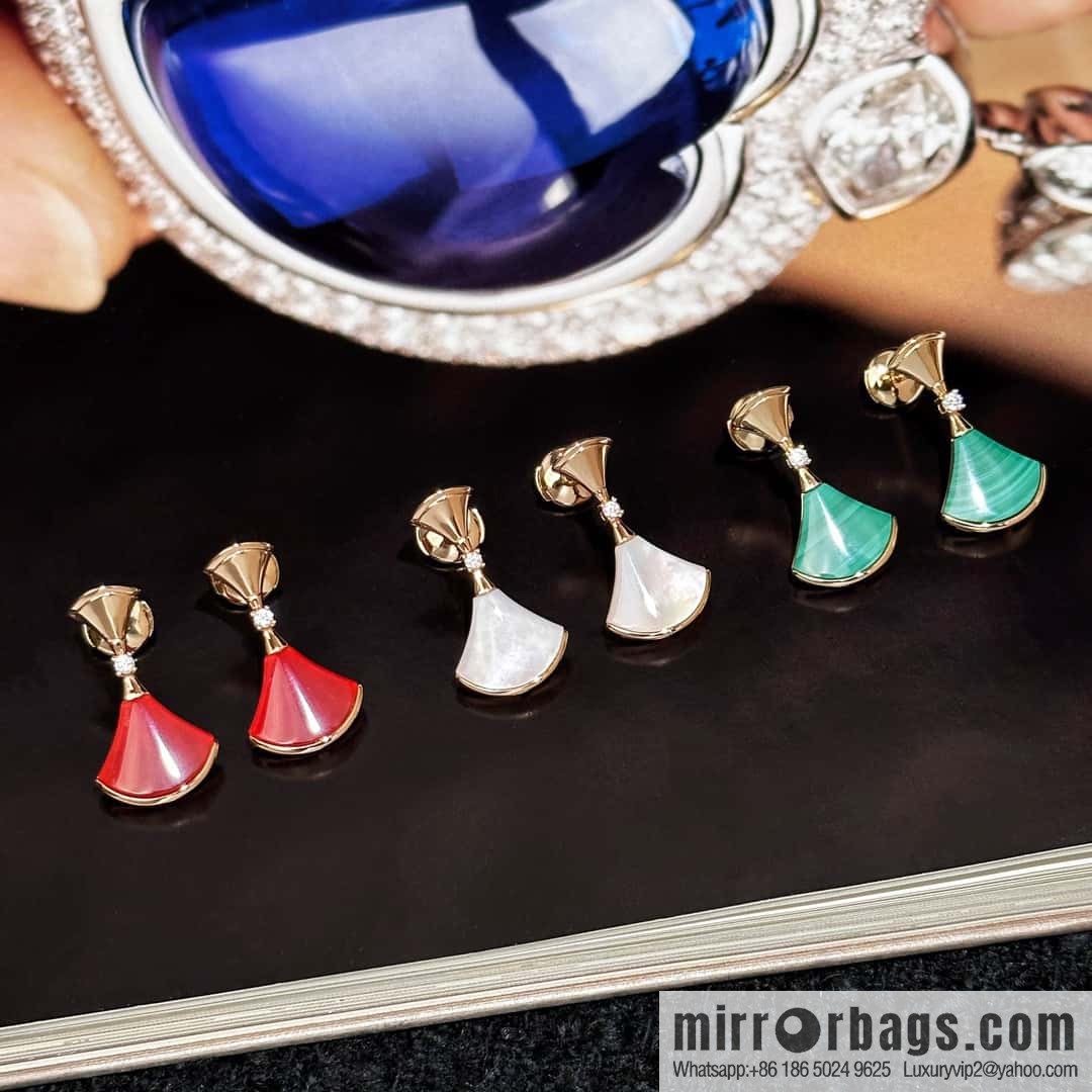 ❗️New ❗️ ☀️ Original ☀ BVLGARI DIVAS'DREAM chalcedony white fritillary malachite fan stud earrings ☀️