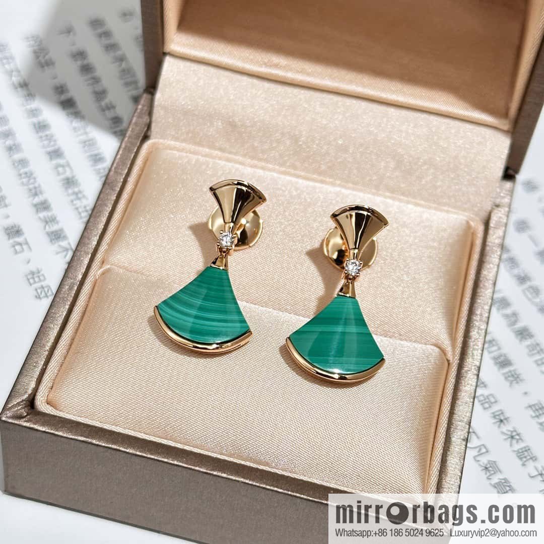 ❗️New ❗️ ☀️ Original ☀ BVLGARI DIVAS'DREAM chalcedony white fritillary malachite fan stud earrings ☀️
