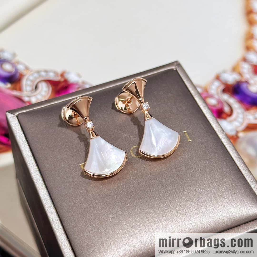 ❗️New ❗️ ☀️ Original ☀ BVLGARI DIVAS'DREAM chalcedony white fritillary malachite fan stud earrings ☀️