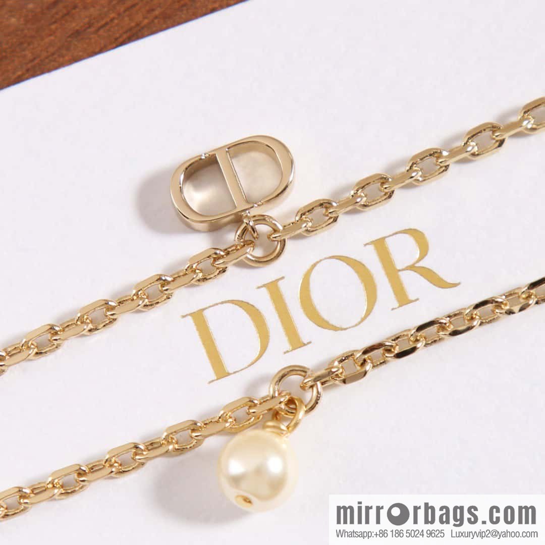 New ☑️ DIOR pearl Eiffel Tower necklace