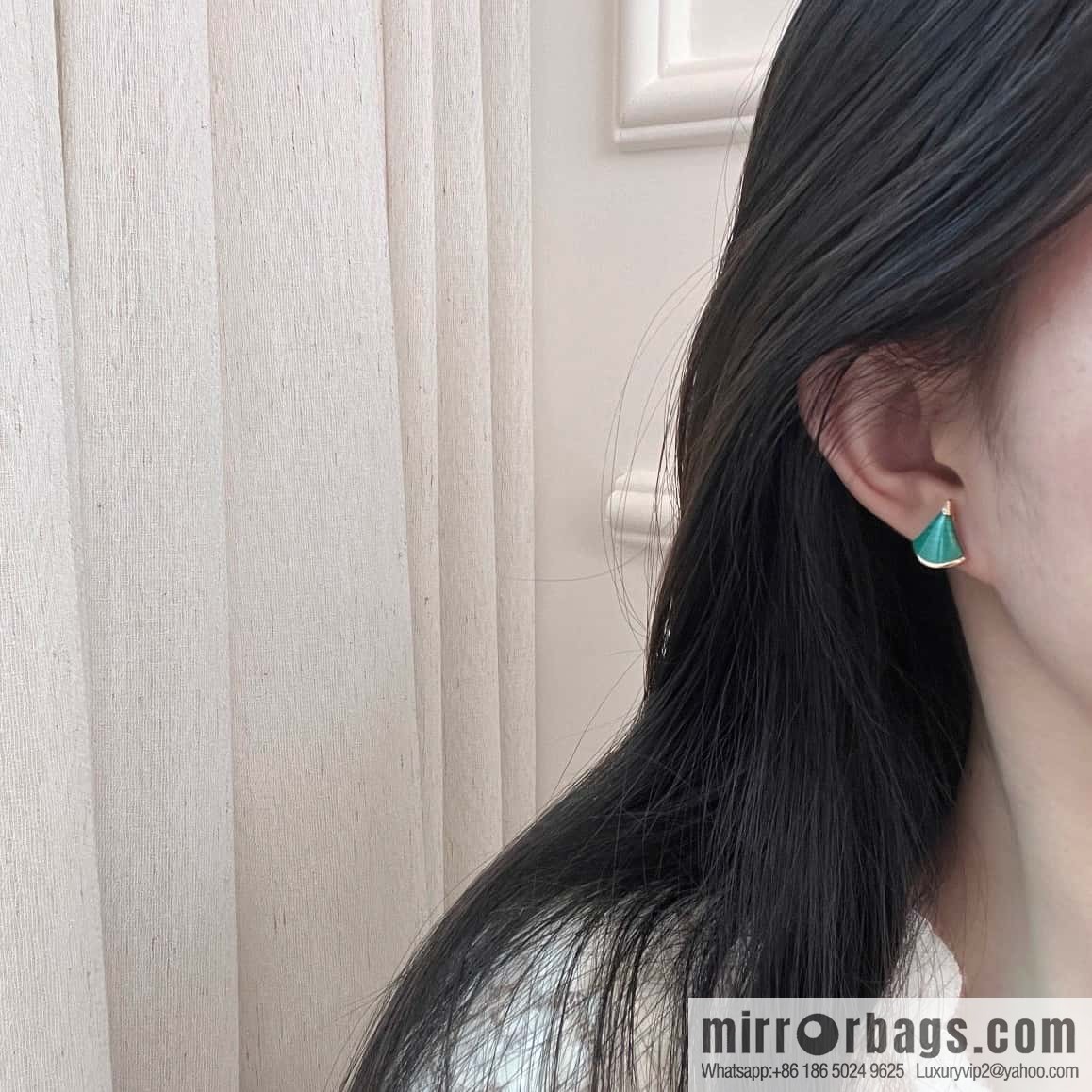 ❗️New ❗️ ☀️ original order ☀ BVLGARI DIVAS'DREAM white fritillary, chalcedony, malachite fan stud earrings ☀️