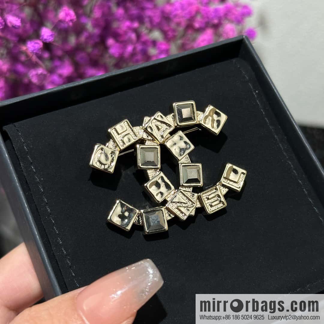 ☀️New ☑️ Chanel Double C Square Diamond Letter Brooch