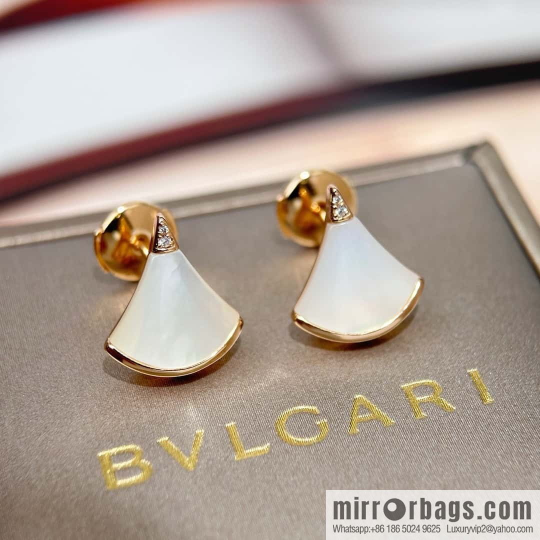 ❗️New ❗️ ☀️ original order ☀ BVLGARI DIVAS'DREAM white fritillary, chalcedony, malachite fan stud earrings ☀️