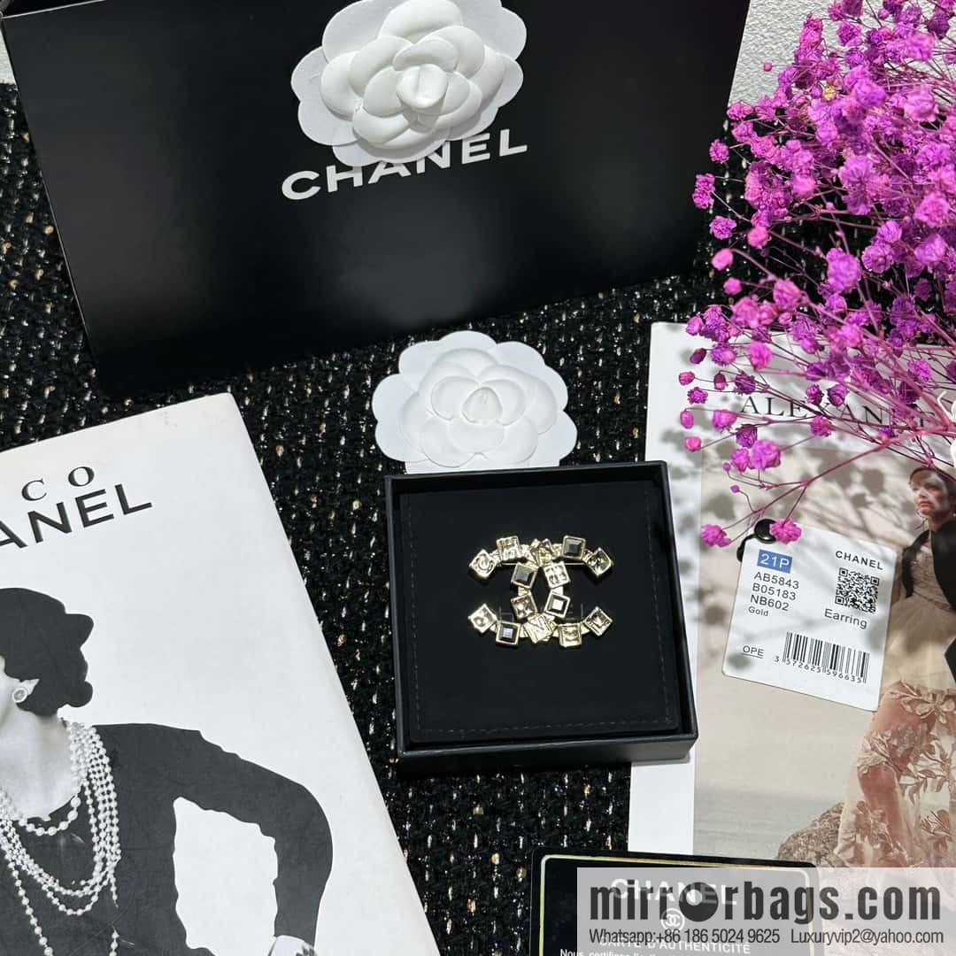 ☀️New ☑️ Chanel Double C Square Diamond Letter Brooch