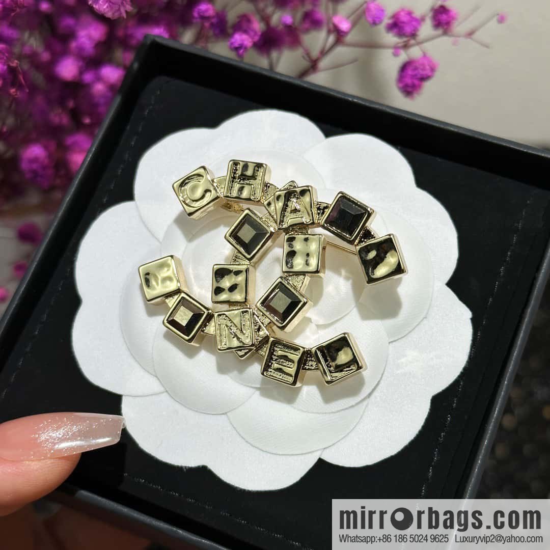☀️New ☑️ Chanel Double C Square Diamond Letter Brooch