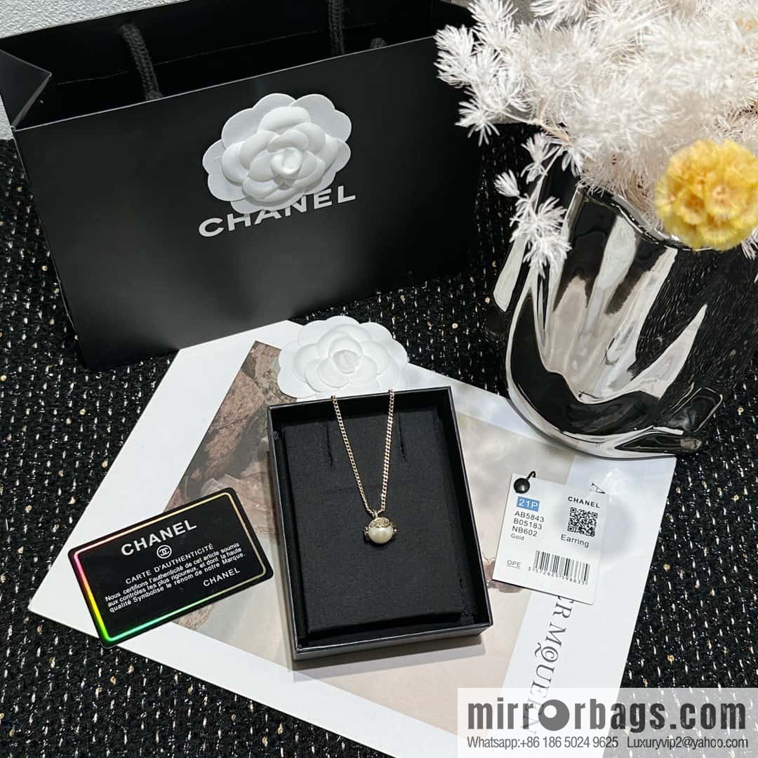 ☀️New ☑️ Chanel Double C Pearl Necklace ☀️