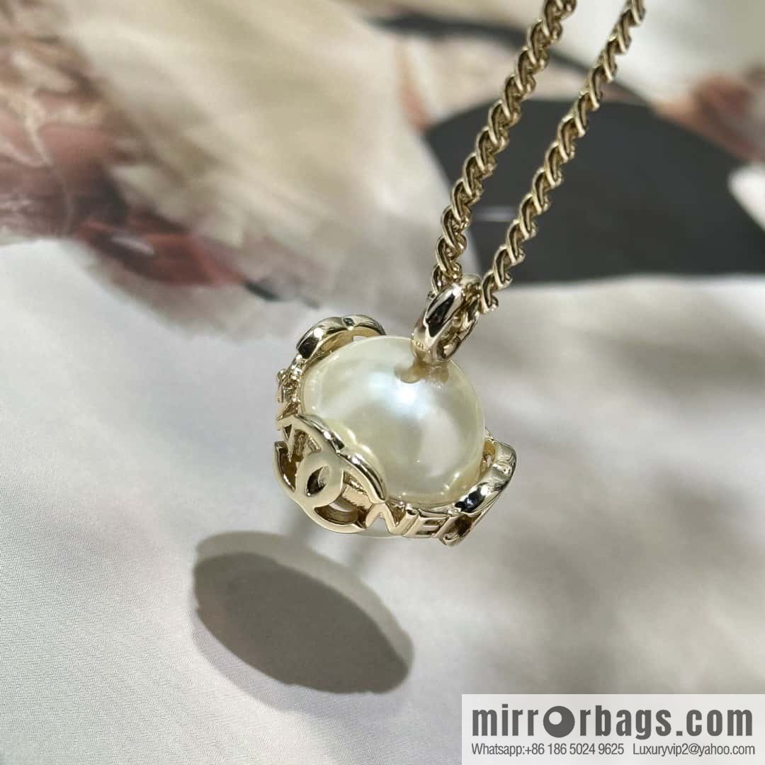 ☀️New ☑️ Chanel Double C Pearl Necklace ☀️