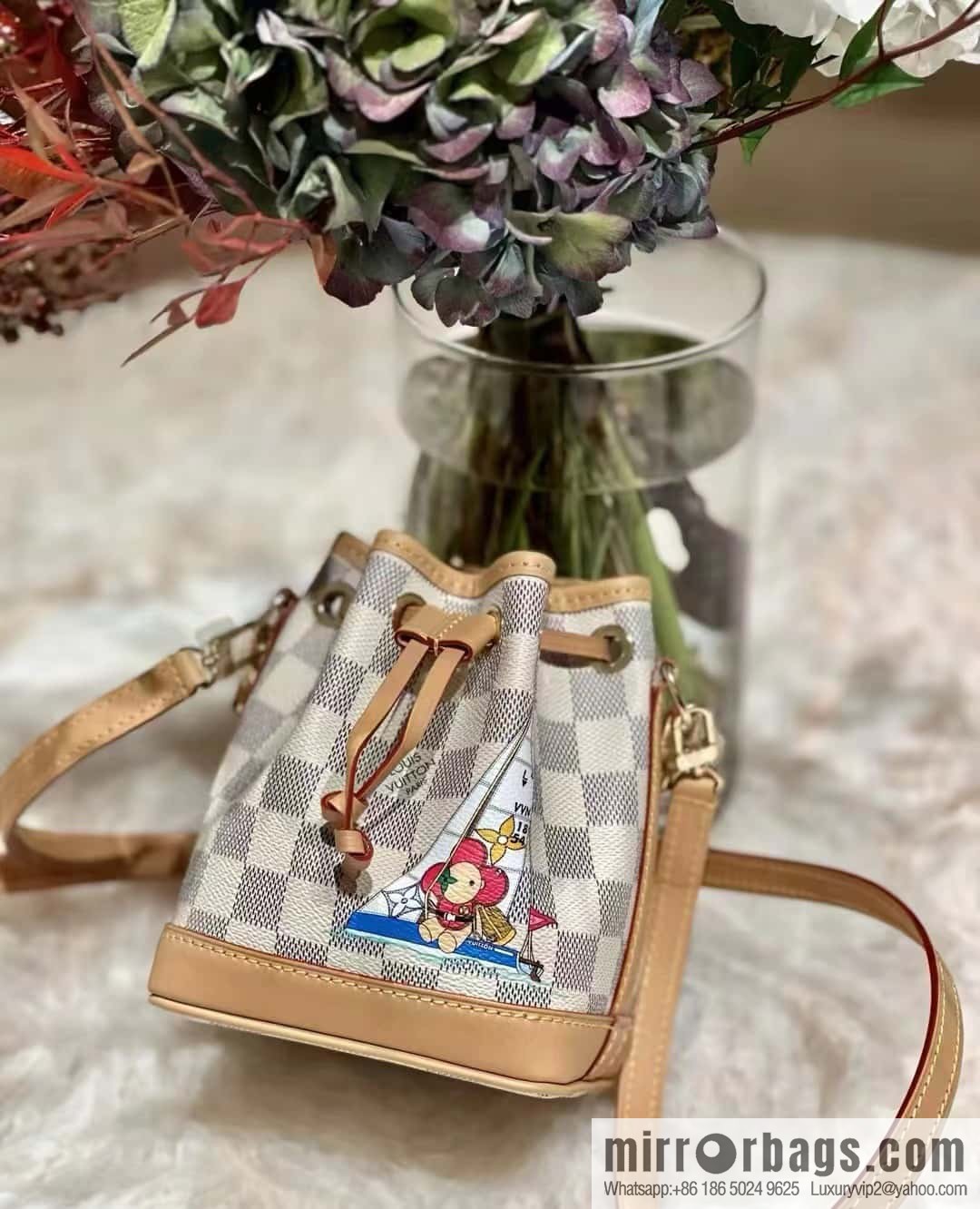 [Original order boutique] N40511 white grid silk screen printing, Christmas tote bag series NANO NOE handbag, this Nano Noé handbag