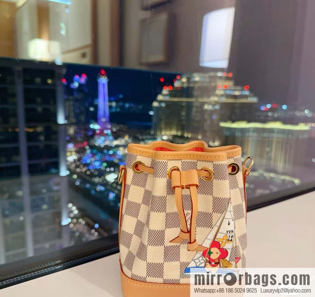[Original order boutique] N40511 white grid silk screen printing, Christmas tote bag series NANO NOE handbag, this Nano Noé handbag